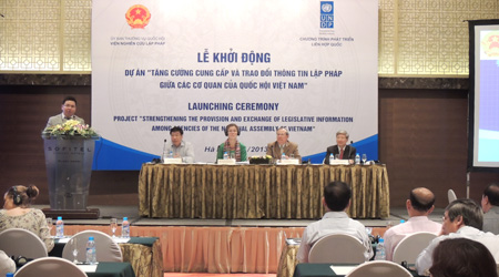 Vietnam aumenta el intercambio de información entre sus órganos legislativos